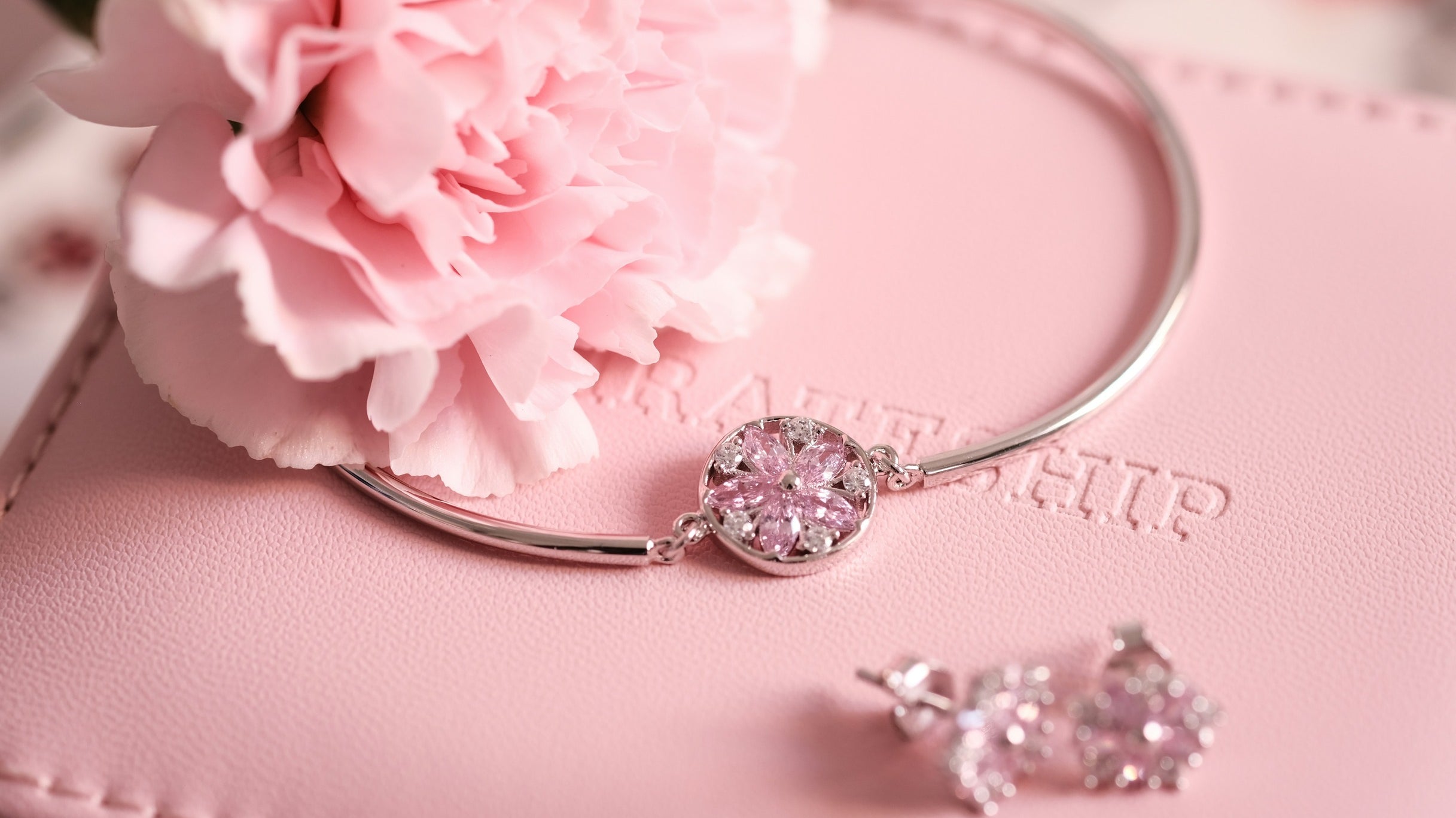 Seasonal Jewelry Trends: Incorporating Diamonds into Every Season